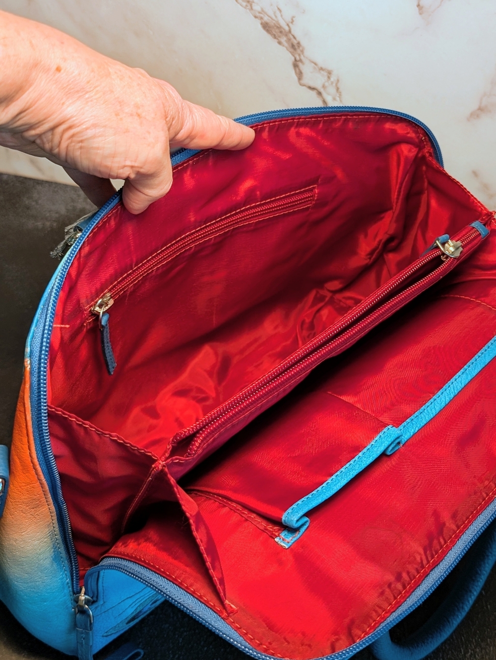 Sukriti Hand-Painted Swan Leather Handbag - Picture 6 of 10